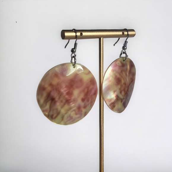 Boho Summer Shell Earrings - Picture 3 of 4